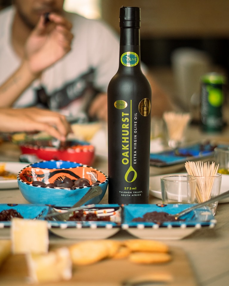 OakhurstOlives's tweet photo. Discover the Taste of the Tulbagh Valley at Oakhurst Olives🌿
https://t.co/DlYLCtXmaE
#EVOO #SAOlive #oliveoil #OakhurstOlives #TulbaghValley #PureTulbagh #DiscoverTulbagh #ExtraVirginOliveOil #FarmFresh #KalamataOlives ❤ https://t.co/UwycYMtlzG