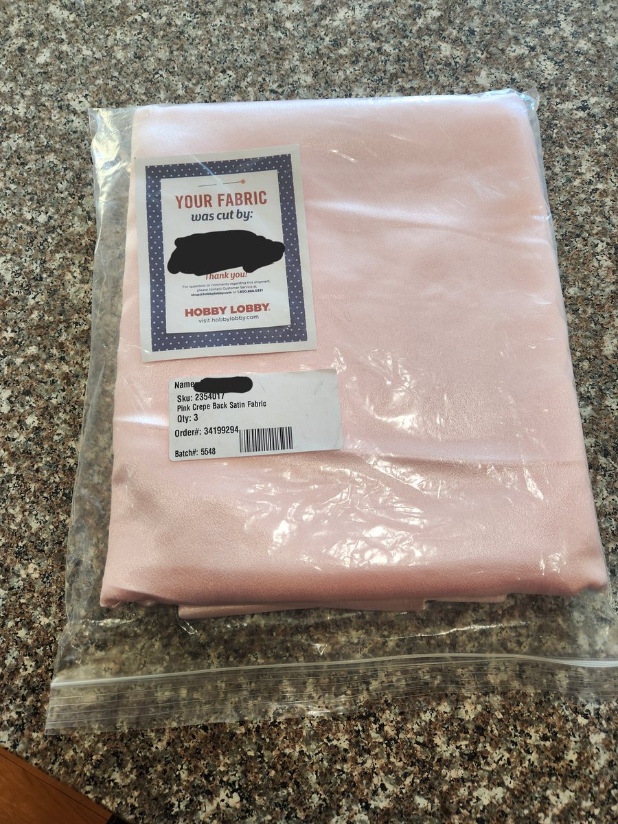 HarusLagoon's tweet photo. Ahhhh the shirt fabric is finally here. I'm so excited 😆 I also went out to get interfacing for the collar and sleeve cuffs.
#sewing #crafting #fashion #fashionshow #patterning #BreastCancerAwareness https://t.co/uDJCnQeupK