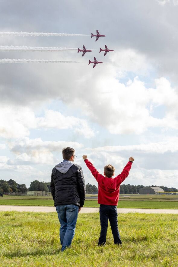 Jacob_The_Pilot's tweet photo. Just two days to go until my birthday and I’m 398 followers short of my 5000 target. Can you help me get it over the line please🙏🏻 https://t.co/DMCcbqwAVs