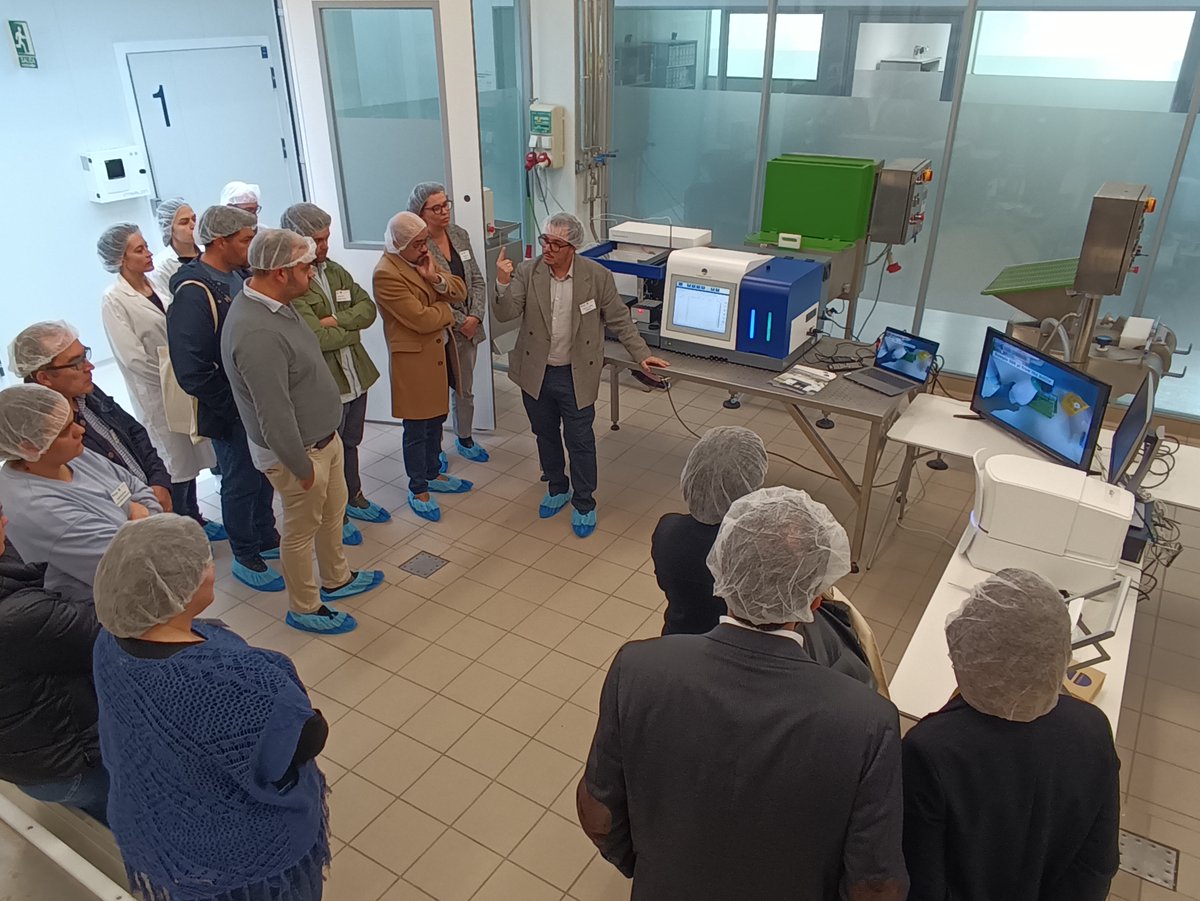 aplta_USC's tweet photo. E rematou a xornada coas demostracións prácticas dos equipos e produtos de #Kersia e #bioMérieux (non houbo un momento para o aburrimento, moi interesante o visto hoxe!) e visita polas instalacións da #APLTA.
Graciñas a todos os asistentes!
#JornadaKersia https://t.co/Jvq6ATq0qs