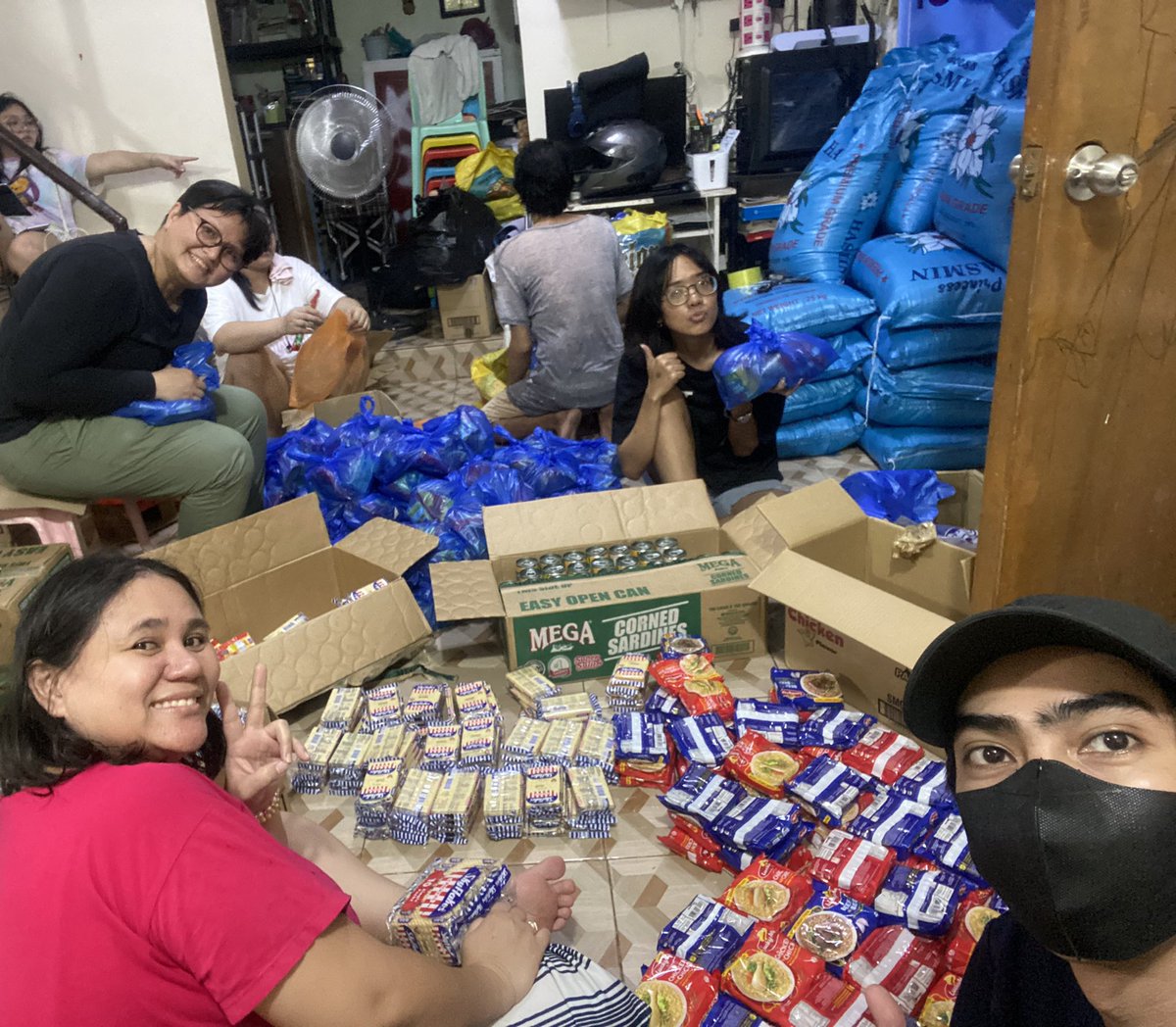 18 Donation Drive tweet media