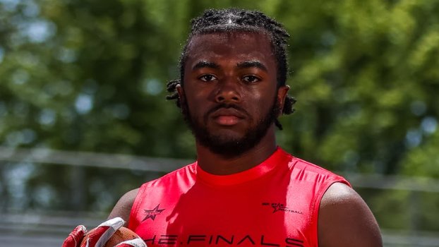 Six Star Football | MISSOURI (@6starfootballmo) on Twitter photo De Smet Jesuit 2025 DB/ATH Josiah Houston is having a solid senior year!
⭐️Has registered 26 tackles, six pass break ups, and one interception
⭐ Has taken visits to Sioux Falls, McKendree, and Missouri Southern
⭐️ Missouri Western, Dakota State, and Pitt State have shown De Smet Jesuit 2025 DB/ATH Josiah Houston is having a solid senior year!
⭐️Has registered 26 tackles, six pass break ups, and one interception
⭐ Has taken visits to Sioux Falls, McKendree, and Missouri Southern
⭐️ Missouri Western, Dakota State, and Pitt State have shown
