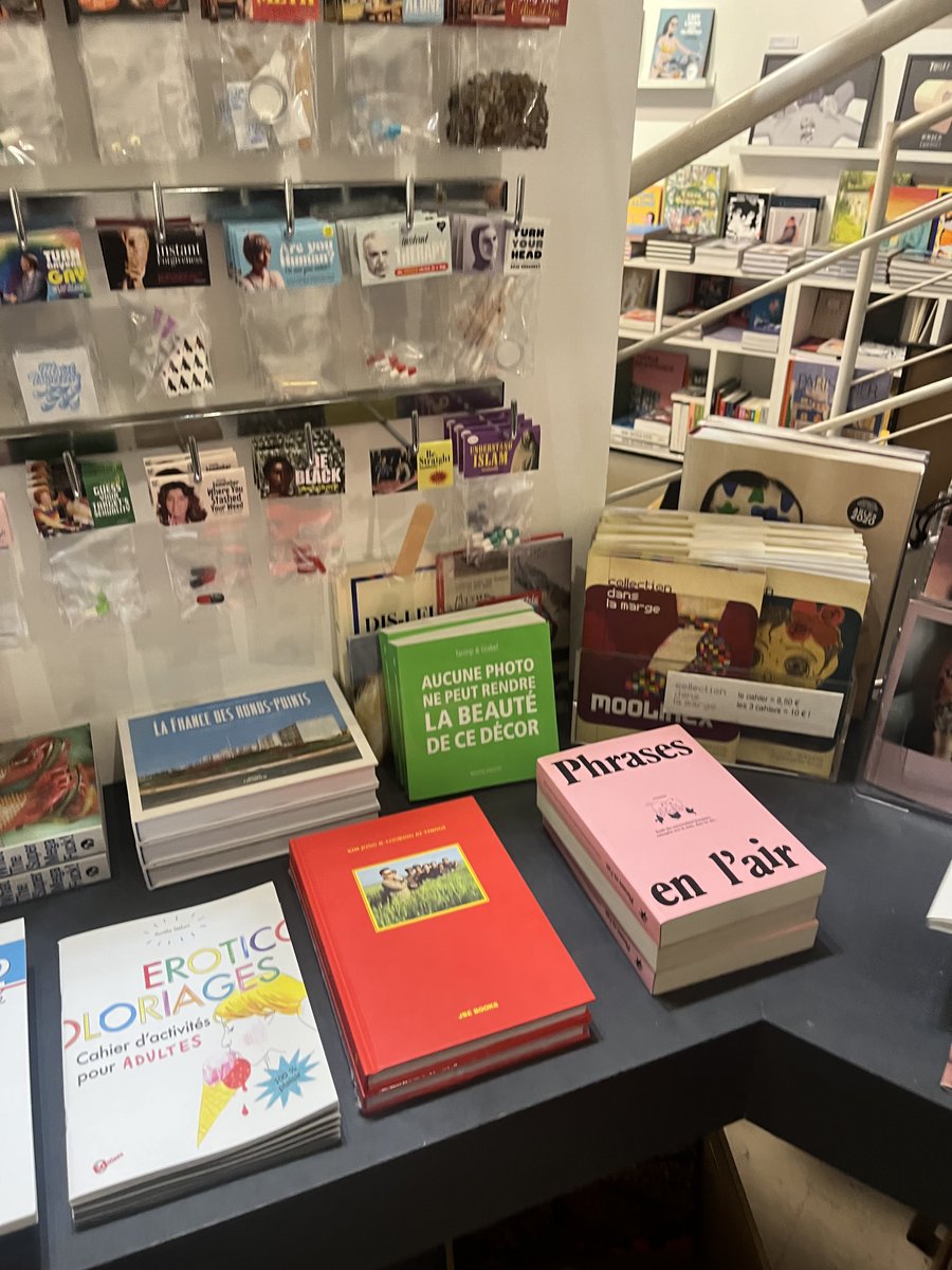 RedKoffee's tweet photo. mY New book Phrases en L' Air est dispo chez OFR, à la Librairie Sans Titre, au Monte En L'Air, au Café OJJJO, au Grand Jeu et à Arts Factory!!!! https://t.co/yceRJ3h595