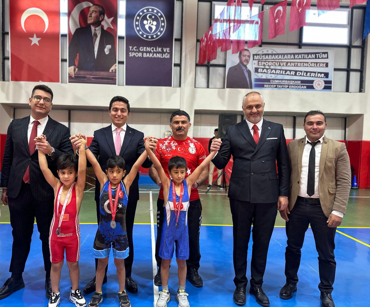 abolat84's tweet photo. 🇹🇷🇹🇷🇹🇷🇹🇷🇹🇷🇹🇷🇹🇷🇹🇷🇹🇷🇹🇷🇹🇷🇹🇷
29 Ekim cumhuriyet bayramımız kutlu olsun 
📍 Andırın Spor salonu https://t.co/WTaMLr9bfw