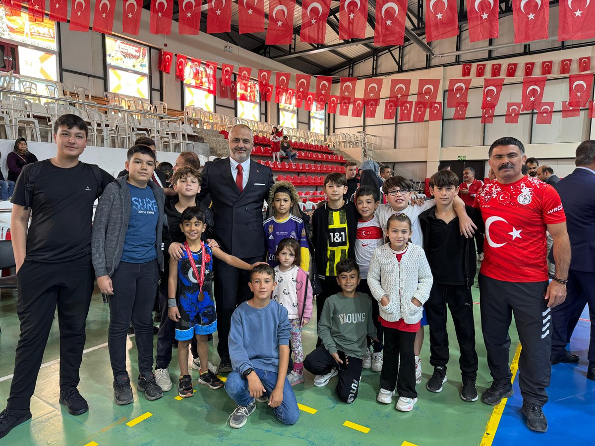 abolat84's tweet photo. 🇹🇷🇹🇷🇹🇷🇹🇷🇹🇷🇹🇷🇹🇷🇹🇷🇹🇷🇹🇷🇹🇷🇹🇷
29 Ekim cumhuriyet bayramımız kutlu olsun 
📍 Andırın Spor salonu https://t.co/WTaMLr9bfw