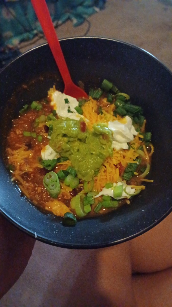 Mistresspilled's tweet photo. Im alive. Heres two different chilis i made lol send tweet https://t.co/aXKYNpI1Qp