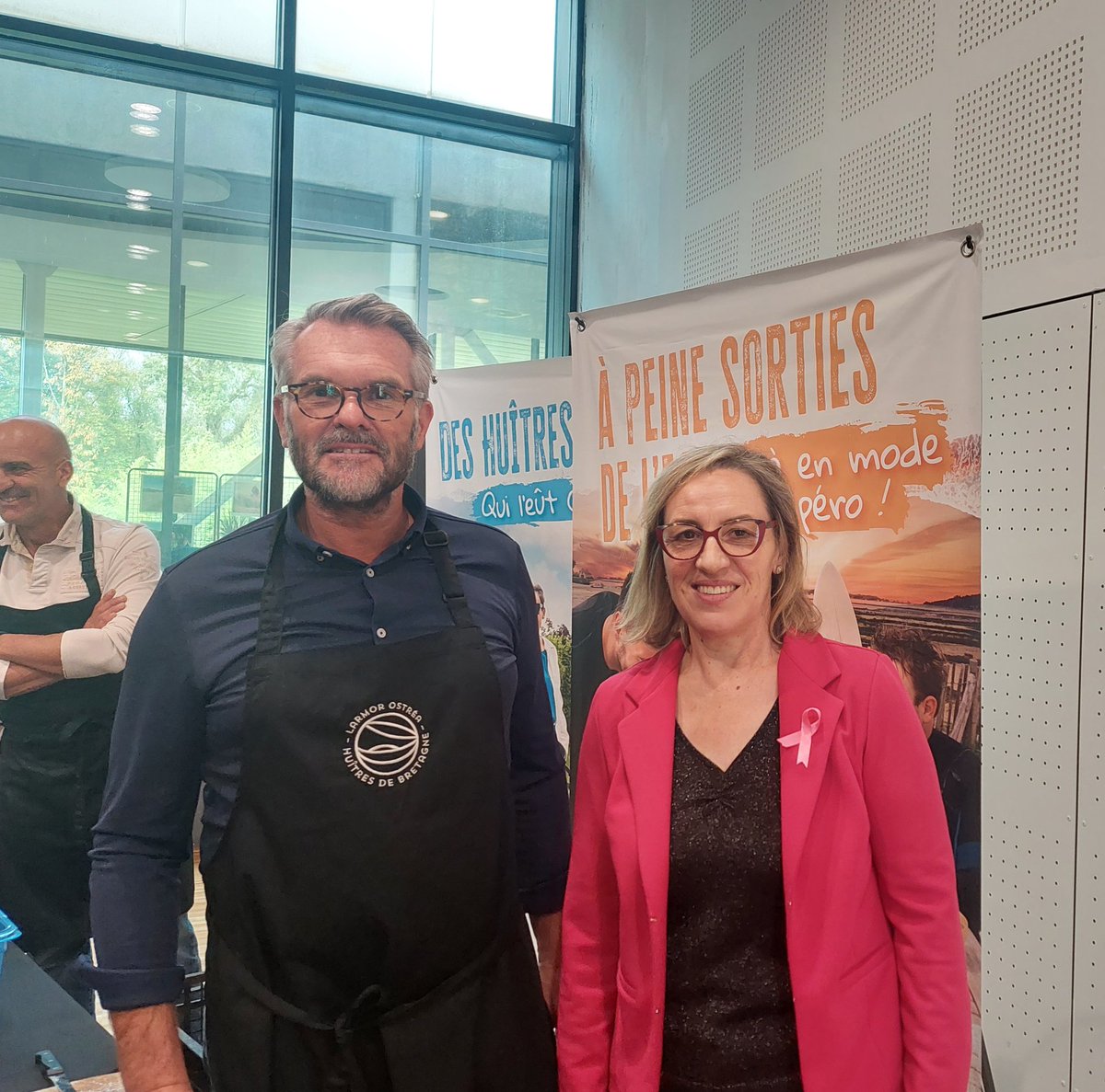 Merci aux agriculteurs de la mer nos amis ostréiculteurs qui sont venus nous faire déguster leurs belles huîtres. 
N'hésitez pas à les mettre au menu de vos repas.
<a href="/l_lebouille/">Laurence Le Bouille</a>