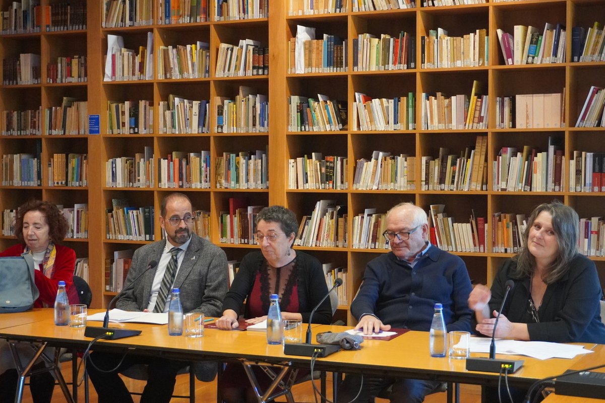 Esta mañá acollemos a presentación dos primeiros #ForosGrial promovidos pola <a href="/EdGalaxia/">Editorial Galaxia</a>. "Unha iniciativa que debemos apoiar e aproveitar" apuntou a presidenta #RosarioÁlvarez.  <a href="/QuiqeMonteagudo/">Henrique Monteagudo</a> dirixe este proxecto que se compón de catro foros de reflexión ata outubro de 2025.