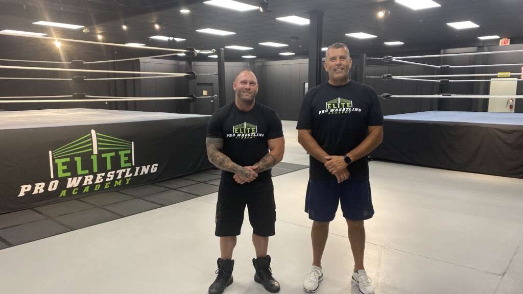 JulianWks's tweet photo. The 1st WWE ID independent wrestling schools:

▫️ Booker T’s Reality of Wrestling (Houston),
▫️Cody Rhodes’ Nightmare Factory (Atlanta), 
▫️ Seth Rollins’ Black and Brave Academy (Davenport, Iowa), 
▫️ Elite Pro Wrestling Training Center (Concord, N.H.) 
▫️ KnokX Pro Academy (Los Angeles)