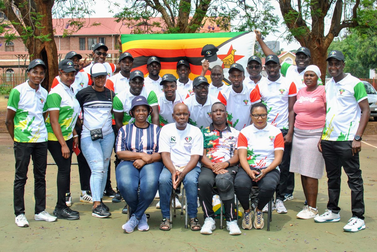 NetballZimbabwe's tweet photo. 🏐 Wishing our Zimbabwe Men's Netball Team all the best as they head to Ellis Park Arena for three intense matches against South Africa Men on Oct 31, Nov 2, &amp; Nov 3! 🇿🇼💪

Give it your all, boys, and make Zimbabwe proud! 🇿🇦🙌

#GoZimbabwe | #NetballAction | #GreenAndGold https://t.co/pNCYI6d51B