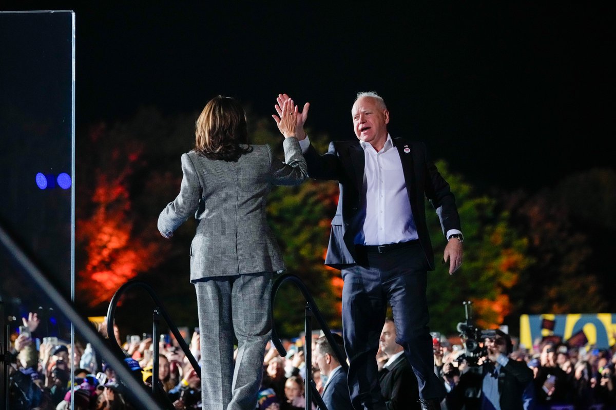 Kamala Harris tweet media