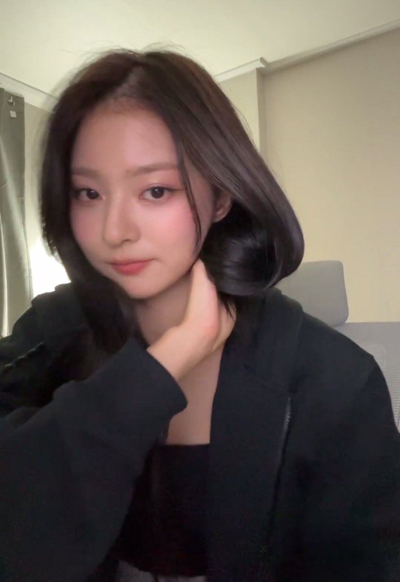 movie601's tweet image. 이나경 비주얼이 무해하면서 폭력적이야