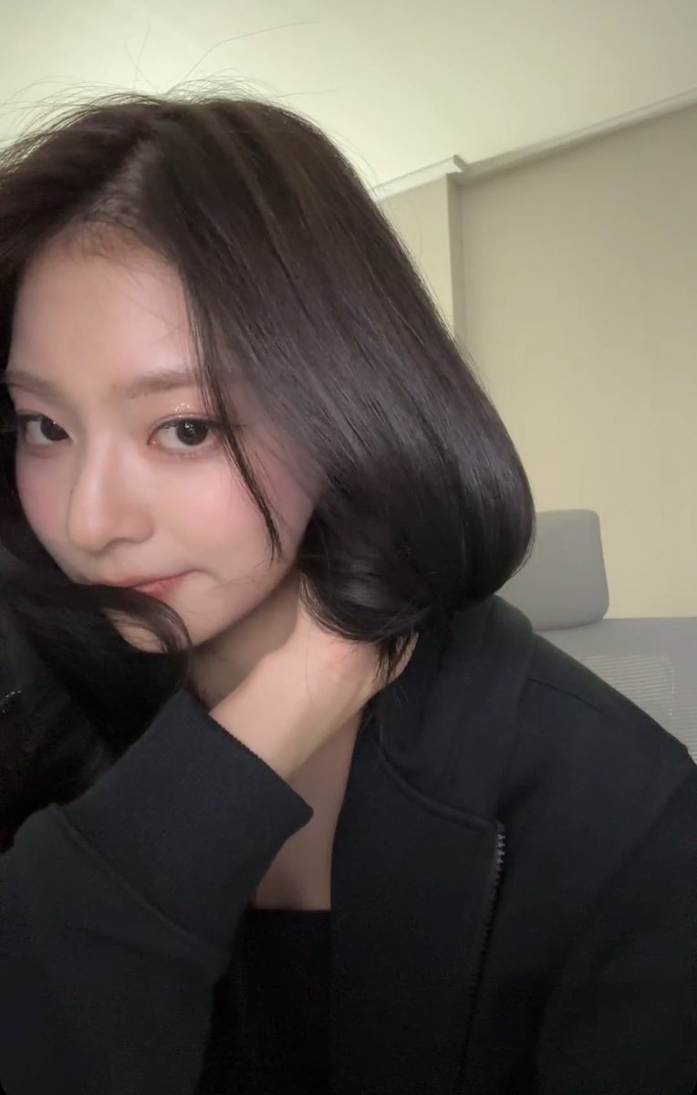 movie601's tweet image. 이나경 비주얼이 무해하면서 폭력적이야