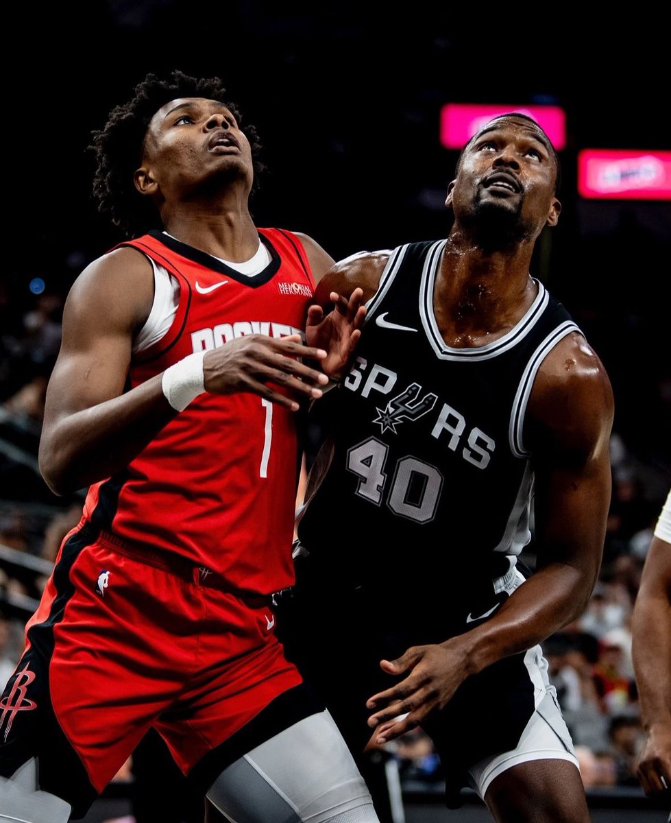 Pop : « Si vous ne tirez pas bien, vous ne pouvez pas perdre le ballon ni céder de rebonds offensifs. Nous avons fait du bon travail sur ces deux points en deuxième MT, et cela permet de rester dans le match. C'est aussi simple que ça. Après cela, il s'agit de rentrer des tirs. »