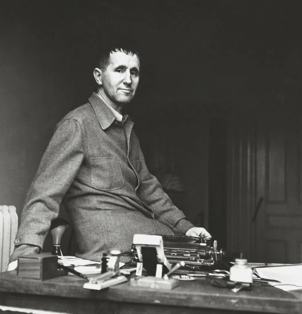 « Le fascisme n’est pas le contraire de la démocratie bourgeoise, mais son évolution en temps de crise. » Bertolt BRECHT