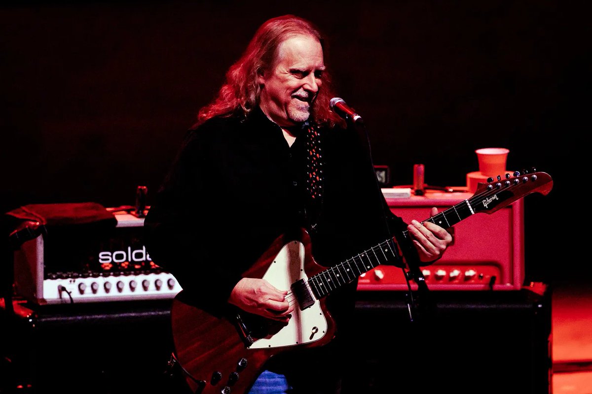 Warren Haynes Taps <a href="/davematthewsbnd/">Dave Matthews Band</a> and <a href="/goosetheband/">Goose</a> for Hurricane Relief Concert. 

EXCLUSIVE: rollingstone.com/music/music-fe…