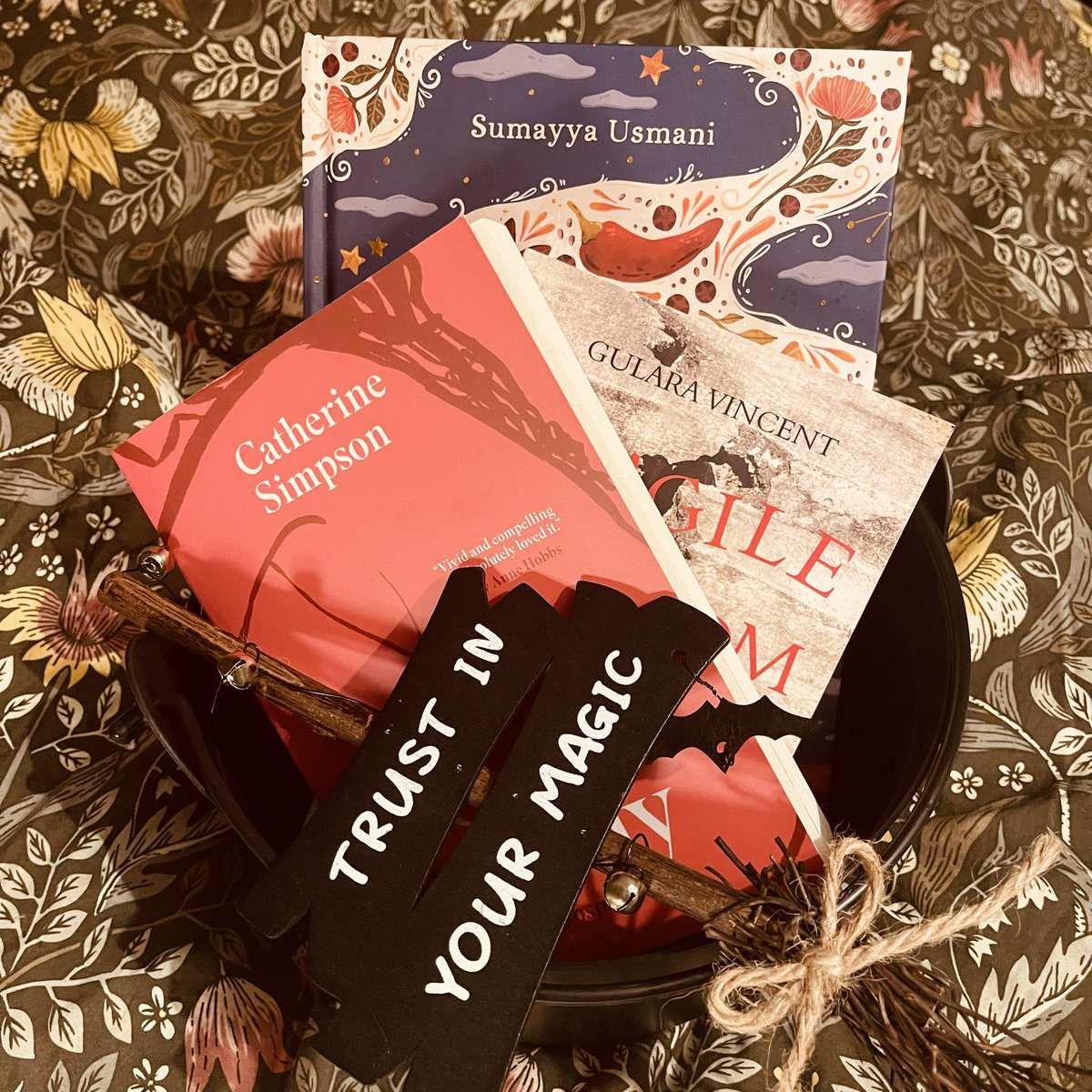 Victoria Bennett ๐ผ๐๐บ๐ง๐ผโโ๏ธ (@vikbeewyld) on Twitter photo No trick, just treat ๐ Wild Women Writersโ Salon 12: The Country of My Body โค๏ธ Join me with guest authors <a href="/cath_simpson13/">catherine simpson</a> <a href="/SumayyaUsmani/">Sumayya Usmani</a> <a href="/gulara_vincent/">gulara vincent</a> ๐ Thurs 31 Oct 7pm UK Time - online & delayed viewing ๐๏ธ Pay What You Can eventbrite.co.uk/e/wild-women-wโฆ No trick, just treat ๐ Wild Women Writersโ Salon 12: The Country of My Body โค๏ธ Join me with guest authors <a href="/cath_simpson13/">catherine simpson</a> <a href="/SumayyaUsmani/">Sumayya Usmani</a> <a href="/gulara_vincent/">gulara vincent</a> ๐ Thurs 31 Oct 7pm UK Time - online & delayed viewing ๐๏ธ Pay What You Can eventbrite.co.uk/e/wild-women-wโฆ