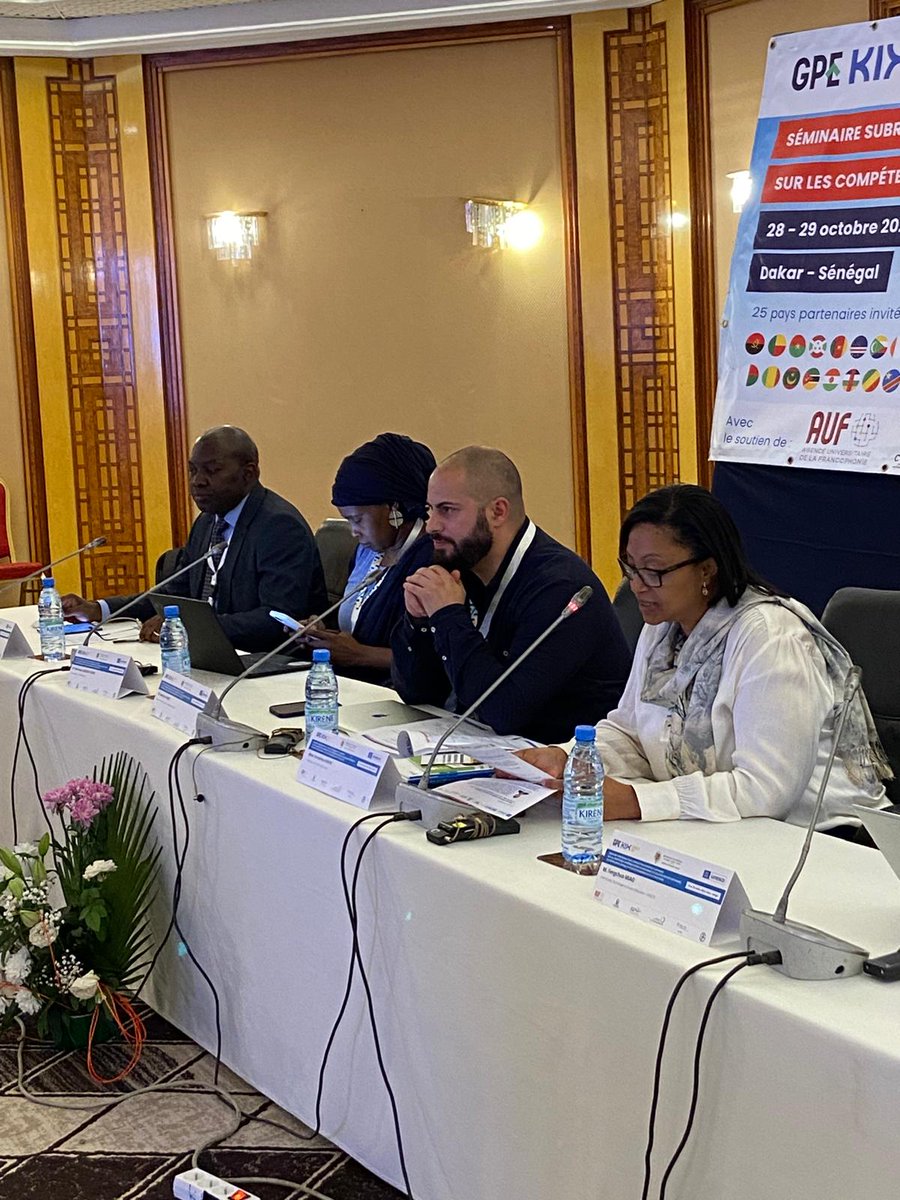 cuacatic's tweet photo. Le Titulaire de la Chaire UNESCO ACCES-TIC a pris la parole hier au Palais des Congrès de Dakar devant des experts venus de 25 pays pour discuter des compétences numériques en Afrique, un pilier essentiel pour une croissance durable. #AfriqueNumérique #Dakar2024 https://t.co/7fcxZURTjB