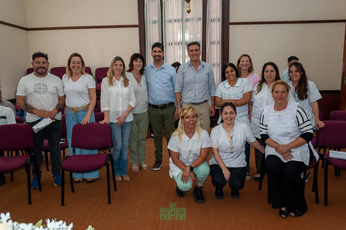 Munirivadavia1's tweet photo. RIVADAVIA TRANSFORMACIÓN DIGITAL: NOTEBOOKS PARA NUESTRAS ESCUELAS

El lunes por la tarde el intendente Juanci Martínez  hizo la presentación del Programa Rivadavia Transformación Digital 2024, a directivos de Escuelas primarias de Rivadavia. 

+ INFO 👉https://t.co/KGFjTbJbrO https://t.co/Z1UXheeMzB