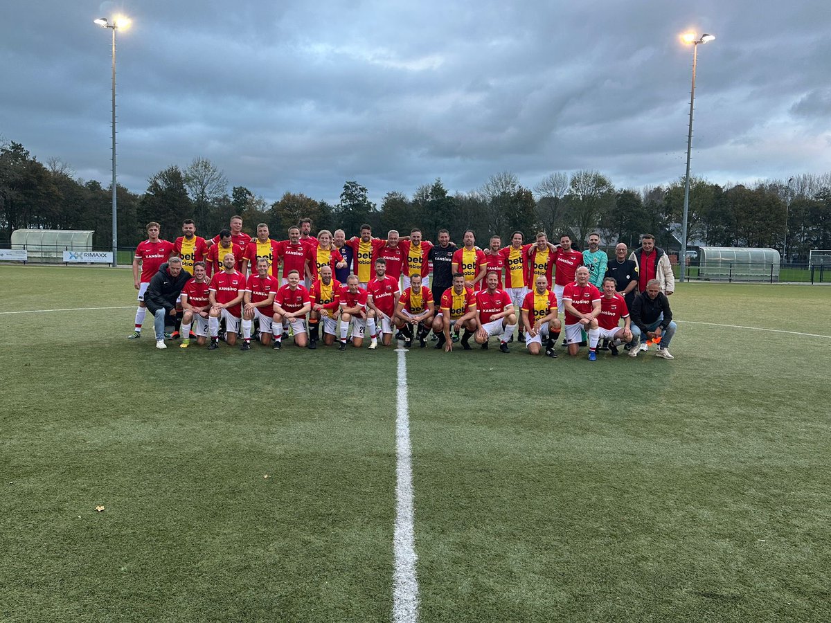 Na een mooie overwinning op FC Groningen vorige maand hebben we nu ook het businessteam van <a href="/AZAlkmaar/">AZ</a> verslagen, eindstand 2-3. Het businessteam van <a href="/GAEagles/">Go Ahead Eagles 🦅</a> is lekker op dreef dit seizoen met 2 overwinningen!! Op naar 1 december uit tegen FC Twente met <a href="/GAE_Business/">GA Eagles Business</a>