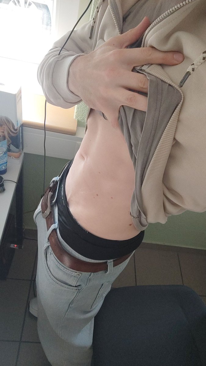 SvenKxx's tweet photo. Da ist ne Vene 😳 https://t.co/5WUjKaB7Uc