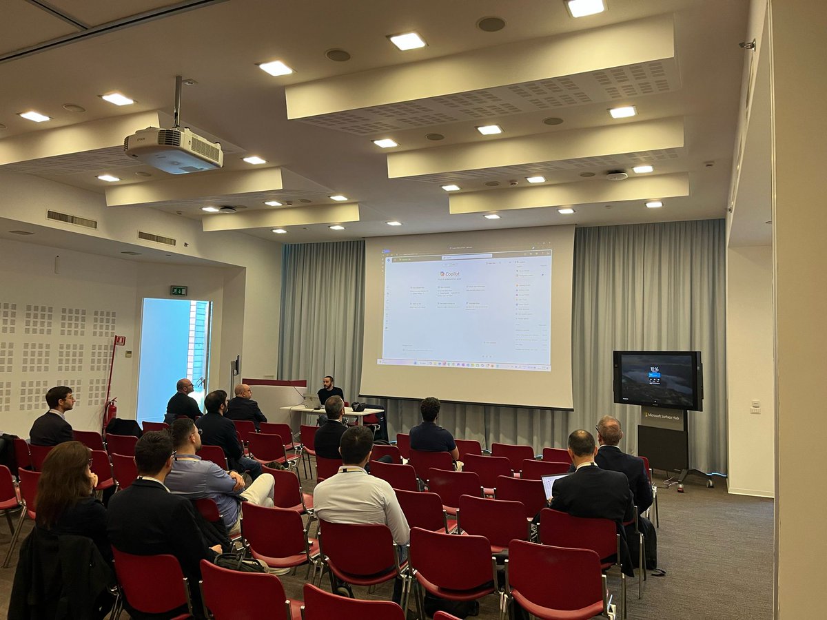 qmatteoq's tweet image. Matteo Lenzo on stage to show how you can easily build tailored experiences built on top of Microsoft 365 Copilot with declarative agents #CopilotDeveloperCamp