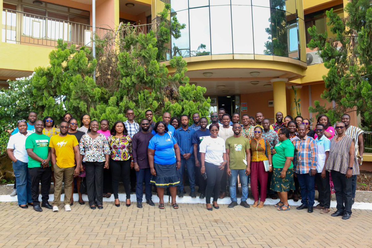 EPA_Ghana's tweet photo. 1/4 The Environmental Protection Agency through the African Environmental Health and Pollution Management Program (AEHPMP) organized a five-day training aimed at strengthening institutional capacity to manage and regulate mercury use in the Artisanal Small-scale Gold https://t.co/9U066zbpRv