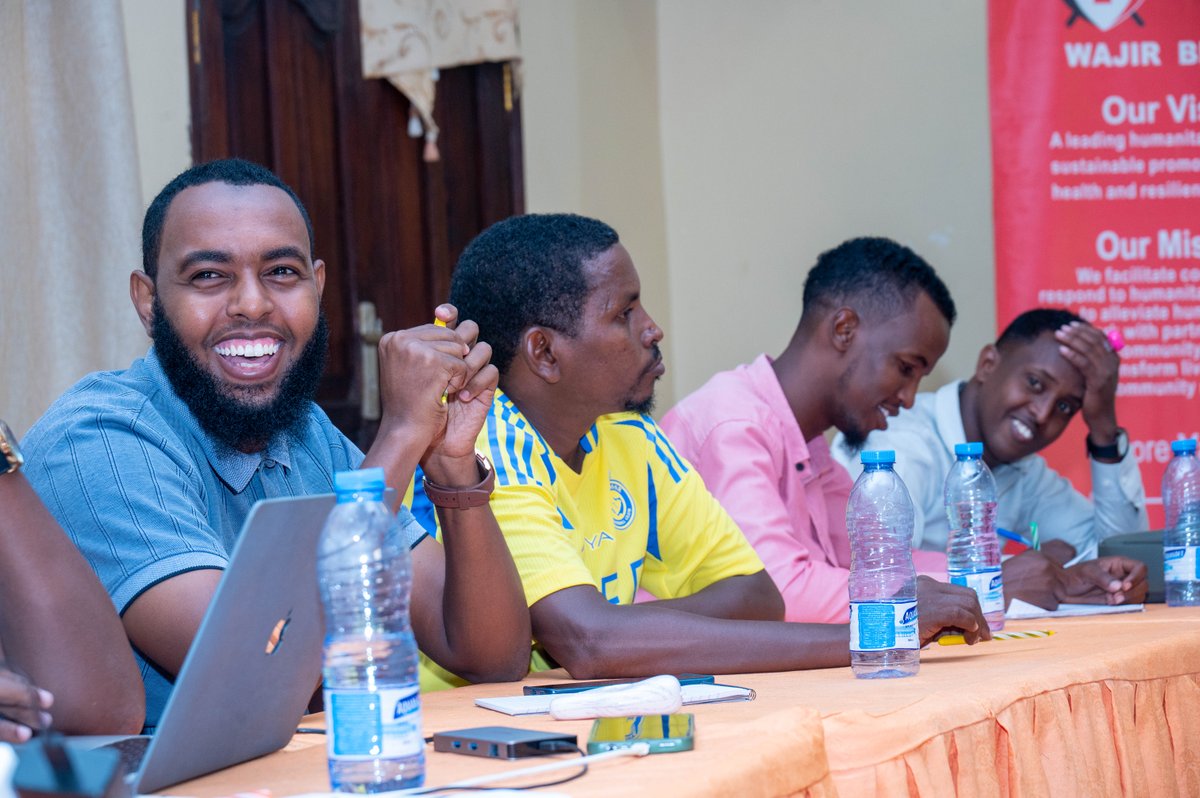 ICRC_Nairobi's tweet photo. Strengthening humanitarian reporting! 

Alongside @KenyaRedCross, we engaged with journalists from Wajir, Kenya. We dove into ICRC’s mission and equipping them with skills to responsibly integrate humanitarian content into their reporting. #MediaTraining #HumanitarianReporting https://t.co/la9Arba3Qm
