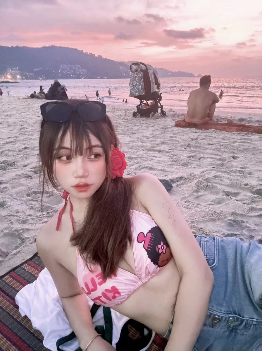 【网友投稿 No.1136】反差眼镜小姐姐 #眼镜娘 #眼镜妹 #投稿 #反差 #投稿曝光 #女友 #女友分享 #女友系列 #女同学 #女同事 https://t.co/7r7F8ivpf8
