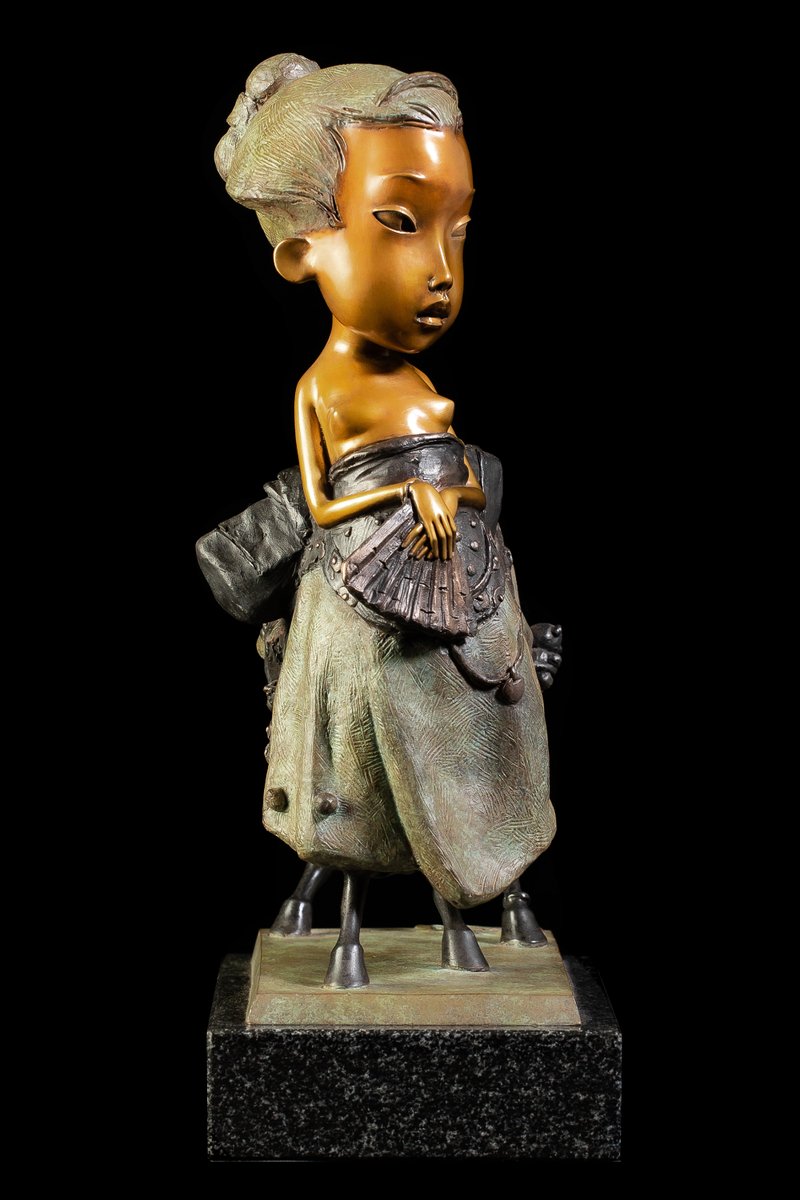 «Centauress. With a Fan», bronze, patination, granite, h-44 cm, 2023

#andreyostashov #lithography #graphicart #artgallery #sculptor #bronzesculpture #sculpture