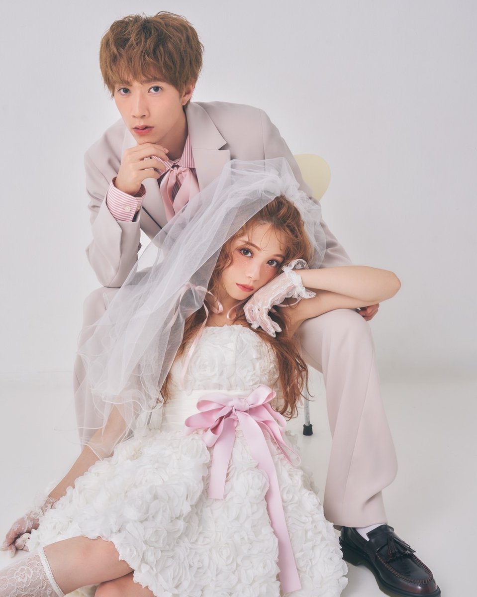 modelpress's tweet photo. ばんばんざい・ぎし＆桜井美悠、結婚発表
密着ウェディングフォト公開💐✨️

🔻写真多数
https://t.co/om9QCgfQqQ

大安と一粒万倍日が重なった9月24日に入籍。ばんばんざいは今年8月にるなが結婚し、ぎしはメンバー2人目の既婚者となった。

#ぎし結婚 #ぎしくん結婚 #みゆみゆ @gishi_rr @1112Miyu https://t.co/3t6ExZyCyV