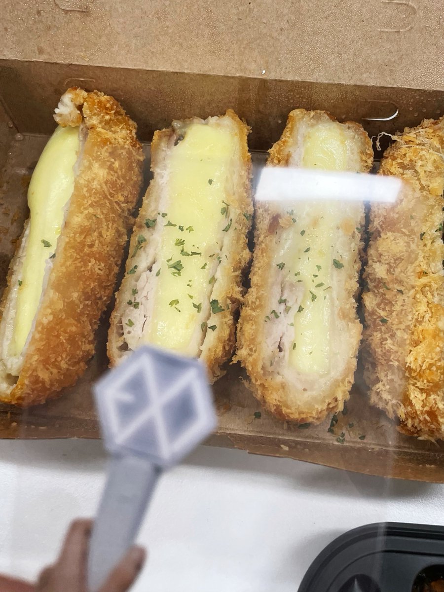 BAEKHYUN_INB100's tweet photo. 📨 .... . .-.. .-.. --- .-- --- .-. .-.. -..

#BAEK_UP 

에리가 추천한 맛집투어 in 광주

#백현 #BAEKHYUN #HelloWorld #PineappleSlice https://t.co/TbaQX1AkG4
