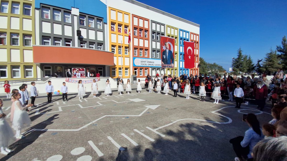 #29EkimCumhiyetBayramımız
Kutlu olsun.