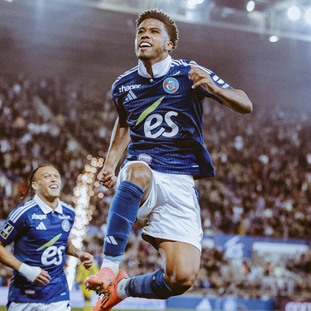 Blue_Footy's tweet photo. Raphinha (6) is the only Brazilian with more league goals than Andrey Santos (5) in Europe top 5 leagues this season.

Andrey is level with Vinicius. That's crazy! https://t.co/T997nTciuq