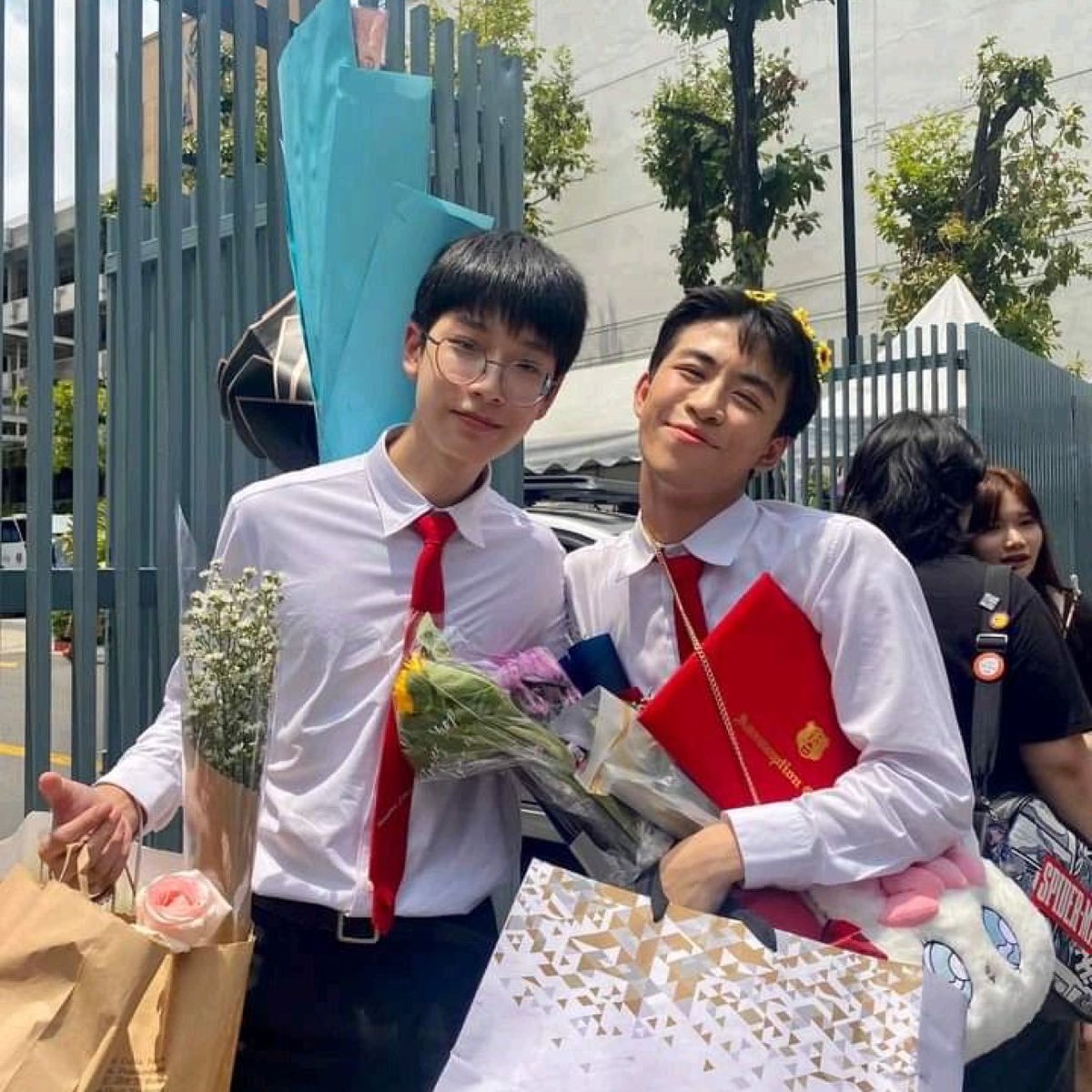 dontdieearly__'s tweet image. then                      and                        now ❤️

#NEXnattakit  #APOwachirakon