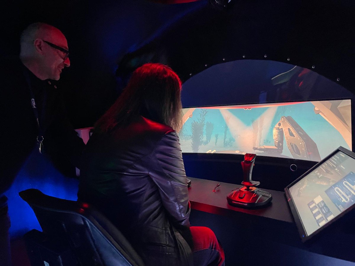 ⚓️ CINav a eu l'honneur d'accueillir Mme <a href="/ForoughDadkhah/">Forough DADKHAH</a>, Vice-présidente du Conseil régional de Bretagne en charge de l'emploi, de la formation et de l'orientation, et récemment élue secrétaire du bureau de CINav en remplacement d’ Olivier David, pour une visite de nos locaux.