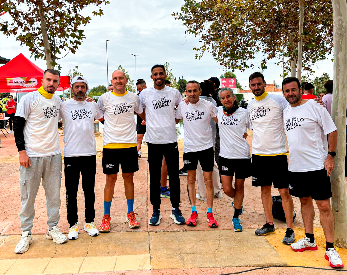 hozonoglobal's tweet photo. ¡Muy orgullosos de nuestros compañeros/as! 👏 

#HozonoGlobal conquista el podio de la VI Carrera de Empresas de Murcia 👟

Así celebramos los valores del deporte, el trabajo en equipo y el compromiso con un estilo de vida saludable 🙂 https://t.co/7Wp9XoaZLa