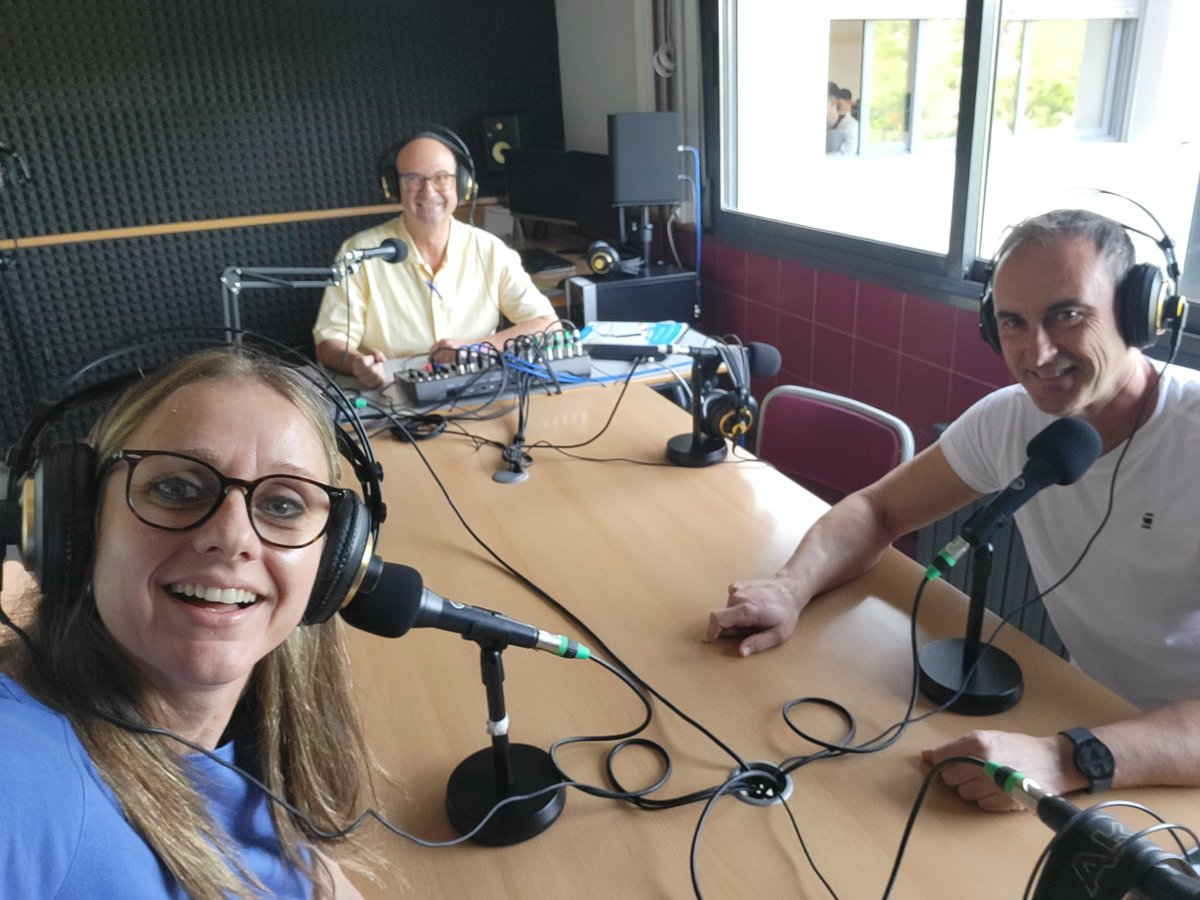 Jornada de trabajo Connectats en el IES Mare Nostrum
Conociendo la fortalezas💪 del centro y sus líneas principales de acción en el desarrollo del Talento
Visita al Racó del Talent👩‍🚀
Con sorpresa final😲: entrevista podcast "Los sentidos de la orientación" podcasters.spotify.com/pod/show/ondam…