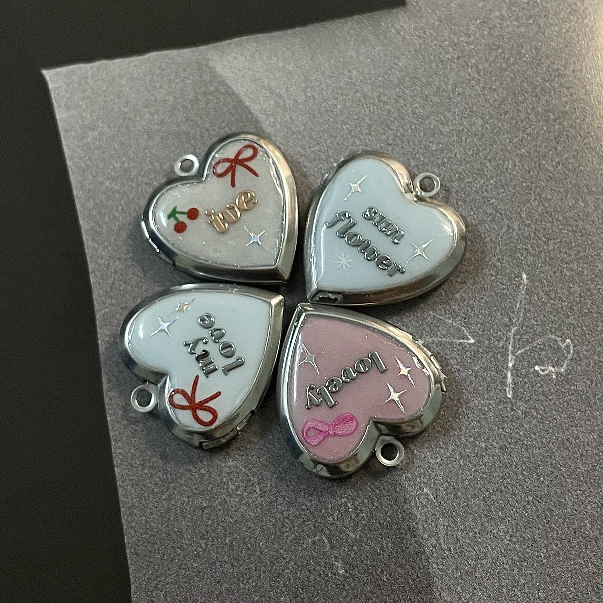 Hello Engenes 🎀 i’ll be here as a vendor with <a href="/houjicharms/">houjicharms ★</a> ~ custom locket is open for pickup during the event too ^—^do dm me if you’re interested and see you there 🫶🏻 #DearJakeinKL