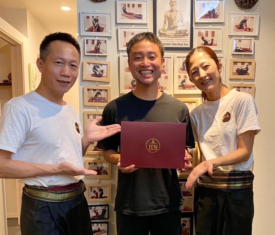 kinkatsudo02's tweet photo. ITM（international training massage school）
基礎、中級無事卒業試験合格しました！
基礎学ぶ事で体の使い方や経絡の捉えかたが上手にできるようになりました！
これからも���達できるように精進していきます😊
#タイ古式マッサージ #ITM #japkasai #睾丸マッサージ https://t.co/MbpOMJKTrV
