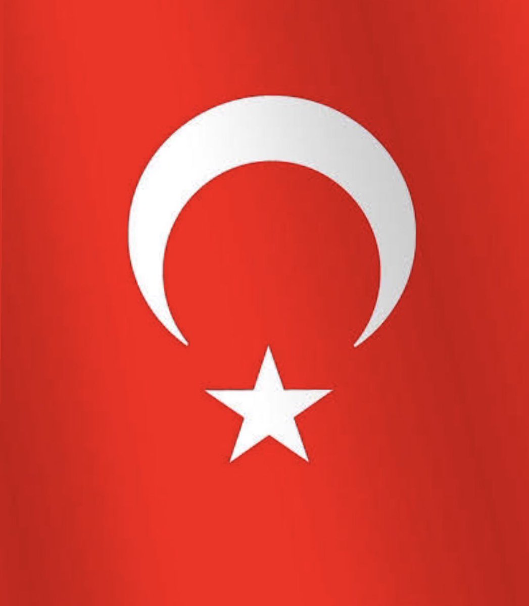 Bak bu hilal Muhammediyettir. Muhammedi(sav) ahlaka sahip olmanın sana emanetidir. O sebepten bayrak namustur. Muhammedi sır’rı aldın şimdi. Talip ol buna. Aile ol, Anadolu’ya ve Türk kardeşlerine sahip çık. Her insanı Hakk’tan bil. Bırak, kavgacı tarafı olan zihin beynini🌹🇹🇷