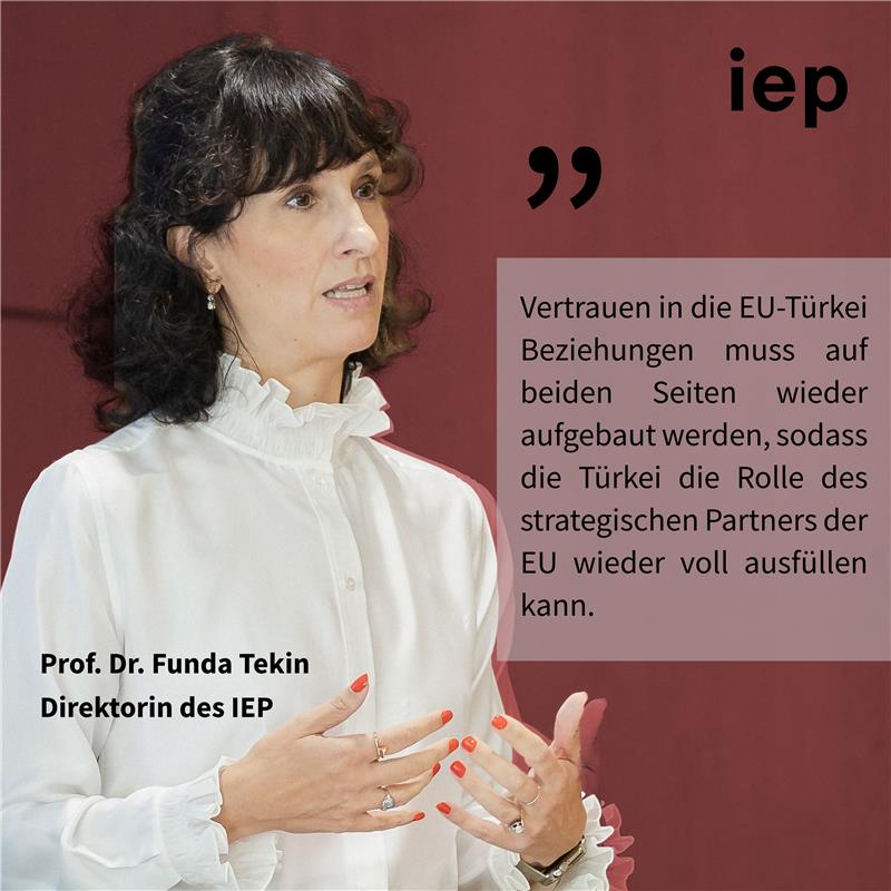 Institut für Europäische Politik (@iep_berlin) on Twitter photo Heute vor 101 Jahren ruft Mustafa Kemal Atatürk die Republik #Türkei aus.
Atatürk wollte das Land modernisieren und enger an Europa binden.
Das heutige 🇹🇷-🇪🇺-Verhältnis analysiert <a href="/FundaTekin17/">Funda Tekin</a> im Jahrbuch der Europäischen Integration.
📚 Free content 🔗 tinyurl.com/3b995cx9 Heute vor 101 Jahren ruft Mustafa Kemal Atatürk die Republik #Türkei aus.
Atatürk wollte das Land modernisieren und enger an Europa binden.
Das heutige 🇹🇷-🇪🇺-Verhältnis analysiert <a href="/FundaTekin17/">Funda Tekin</a> im Jahrbuch der Europäischen Integration.
📚 Free content 🔗 tinyurl.com/3b995cx9