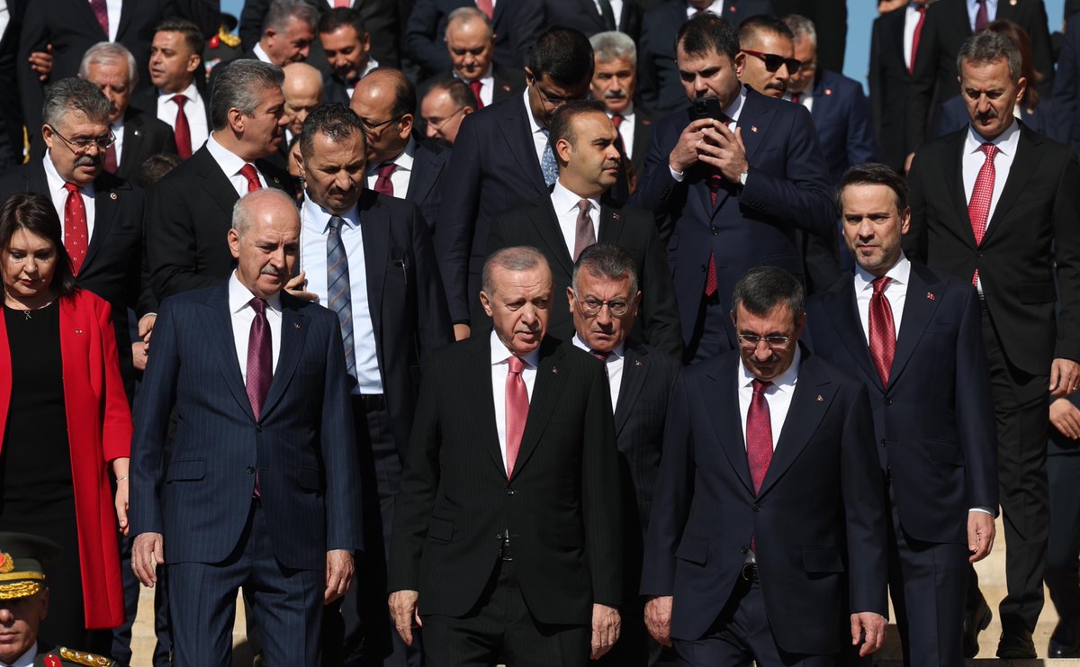 aBayraktar1's tweet photo. Cumhuriyetimizin 101'inci kuruluş yıl dönümünde Cumhurbaşkanımız Sn. @RTErdogan başkanlığındaki devlet erkanı ile birlikte Anıtkabir'i ziyaret ettik. https://t.co/BngiEoBvyn
