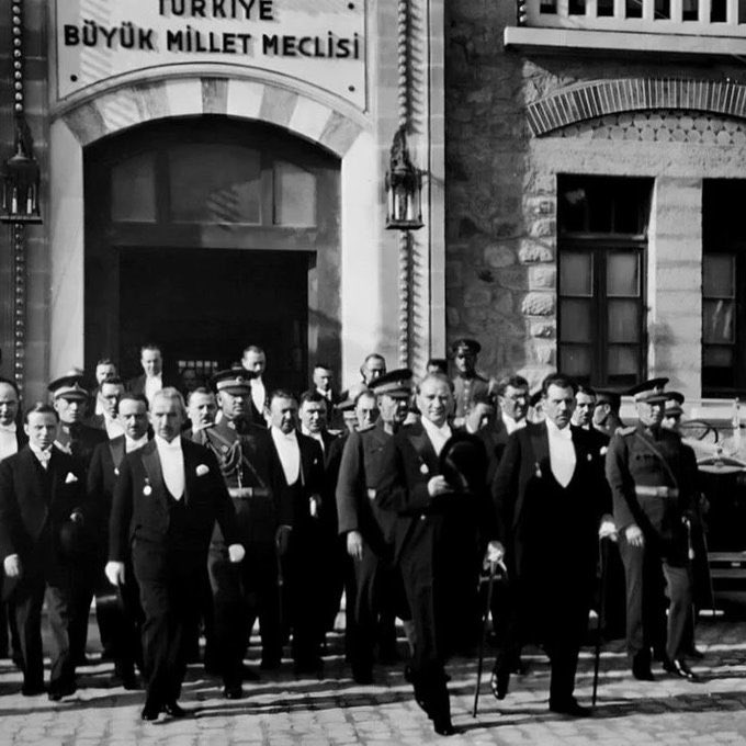 trksryl's tweet photo. 101 yıl önce Türkiye Cumhuriyeti kuruldu.
#29EkimCumhiyetBayramı https://t.co/je7CxkxopR