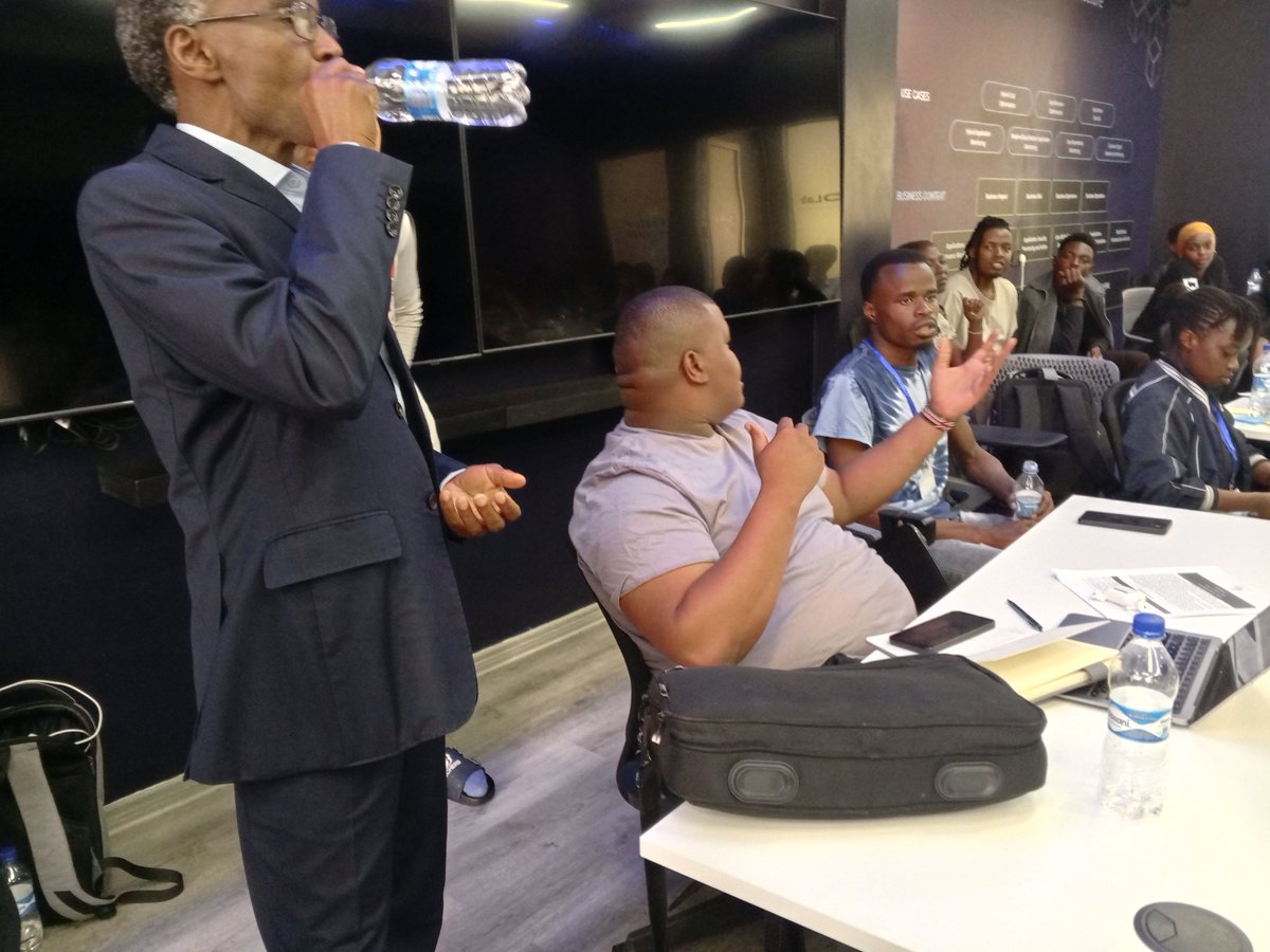 C4DLab's tweet image. 🚀 Team presentations on Day 3 of the #AfretecUoNStudentMakerthon2024! 🌟 Today&apos;s focus: Idea Testing before crafting workable solutions to identified problems for clarity. 🛠️💡 @uonbi @UNILAG @Uni_Rwanda @AUC @WitsUniversity @cmu_africa #Empathize #Ideate #Innovate 📚✨🔍