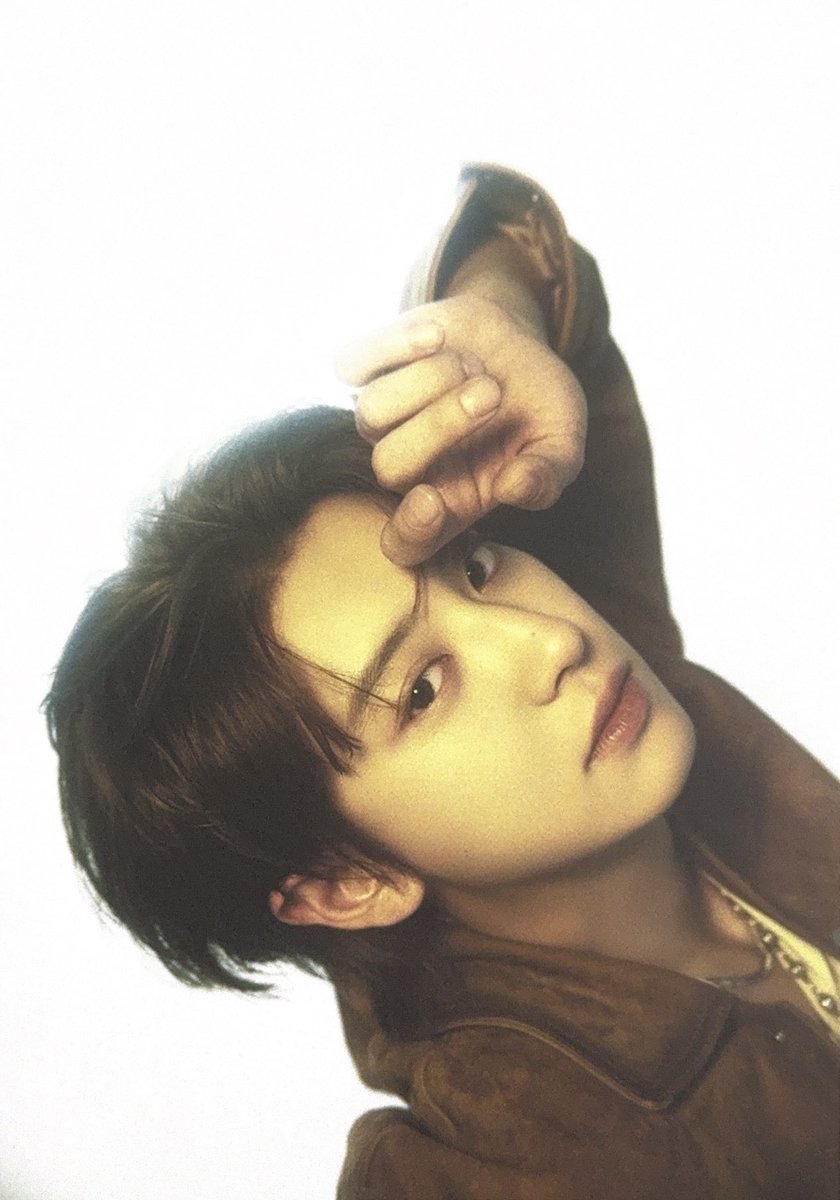 miyumyun0203's tweet photo. สองภาพนี้ ใกล้เคียงกับชานย��ลตัวจริงที่สุดละปะ https://t.co/3XVrjeMFaI
