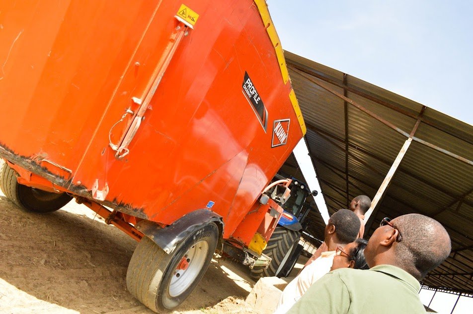 KenyaCattle's tweet photo. • Demonstrations of the mechanized feed distribution system
• Overview of the loading area and farm's cattle exit point
• A sumptuous lunch of Ongole farm’s beef
• Question and Answer recap session and remarks by KCFA officials

5/6 https://t.co/tukEYJS8i8
