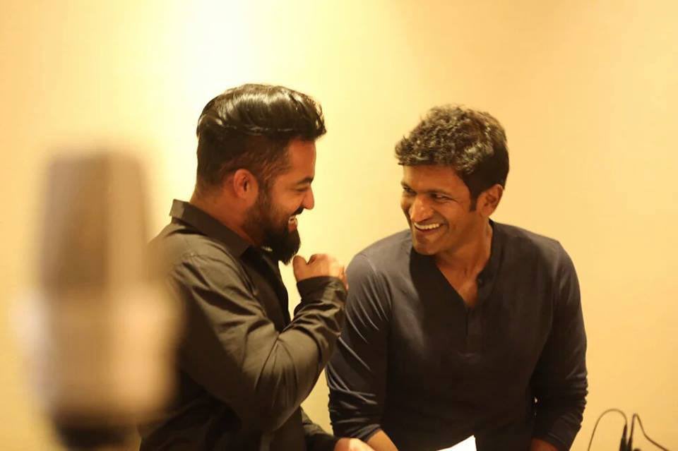 Surendra646011's tweet image. Remembering #puneethrajakumar Garu On His Birth Anniversary 🙏

Appu Live On 💙

#Devara @tarak9999❤️❤️❤️
x.com/Surendra646011…