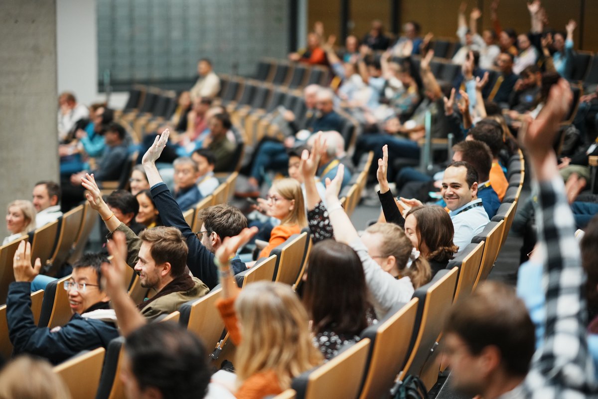 EMBO (@embo) on Twitter photo EMBO Director <a href="/fionamarywatt/">Fiona Mary Watt</a> welcomes 400 members of the EMBO communities who came to Heidelberg to celebrate 60 years of EMBO.
embo.org/meeting-of-the… #EMBOat60 EMBO Director <a href="/fionamarywatt/">Fiona Mary Watt</a> welcomes 400 members of the EMBO communities who came to Heidelberg to celebrate 60 years of EMBO.
embo.org/meeting-of-the… #EMBOat60