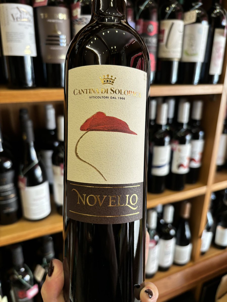lcdcavatappi's tweet photo. 🍇✨ È arrivato il Novello 2024! ✨🍇
A La Compagnia del Cavatappi, due scelte di vino novello ti aspettano:
•Cantalupi Novello: Primitivo e Negroamaro.
•Novello della Cantina di Solopaca: Aglianico e Sangiovese
Porta a casa il sapore dell’autunno! 🍷 https://t.co/SA0qyNUp69